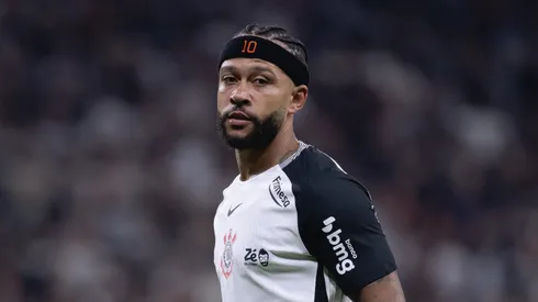Depay preocupa no Corinthians.