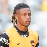 Botafogo afasta Danilo até que seu futuro deseja decidido
