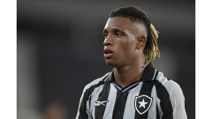 RJ - RIO DE JANEIRO - 06/05/2026 - COPA SUL-AMERICANA 2026, BOTAFOGO X RACING - Danilo jogador do Botafogo durante partida contra o Racing no estadio Engenhao pelo campeonato Copa Sul-Americana 2026. Foto: Thiago Ribeiro/AGIF