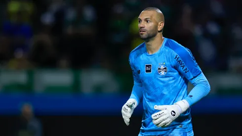 SP - BARUERI - 02/04/2026 - BRASILEIRO A 2026, PALMEIRAS X GREMIO - Weverton goleiro do Gremio durante partida contra o Palmeiras no estadio Arena Barueri pelo campeonato Brasileiro A 2026. Foto: Marcello Zambrana/AGIF