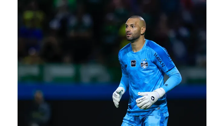 SP - BARUERI - 02/04/2026 - BRASILEIRO A 2026, PALMEIRAS X GREMIO - Weverton goleiro do Gremio durante partida contra o Palmeiras no estadio Arena Barueri pelo campeonato Brasileiro A 2026. Foto: Marcello Zambrana/AGIF