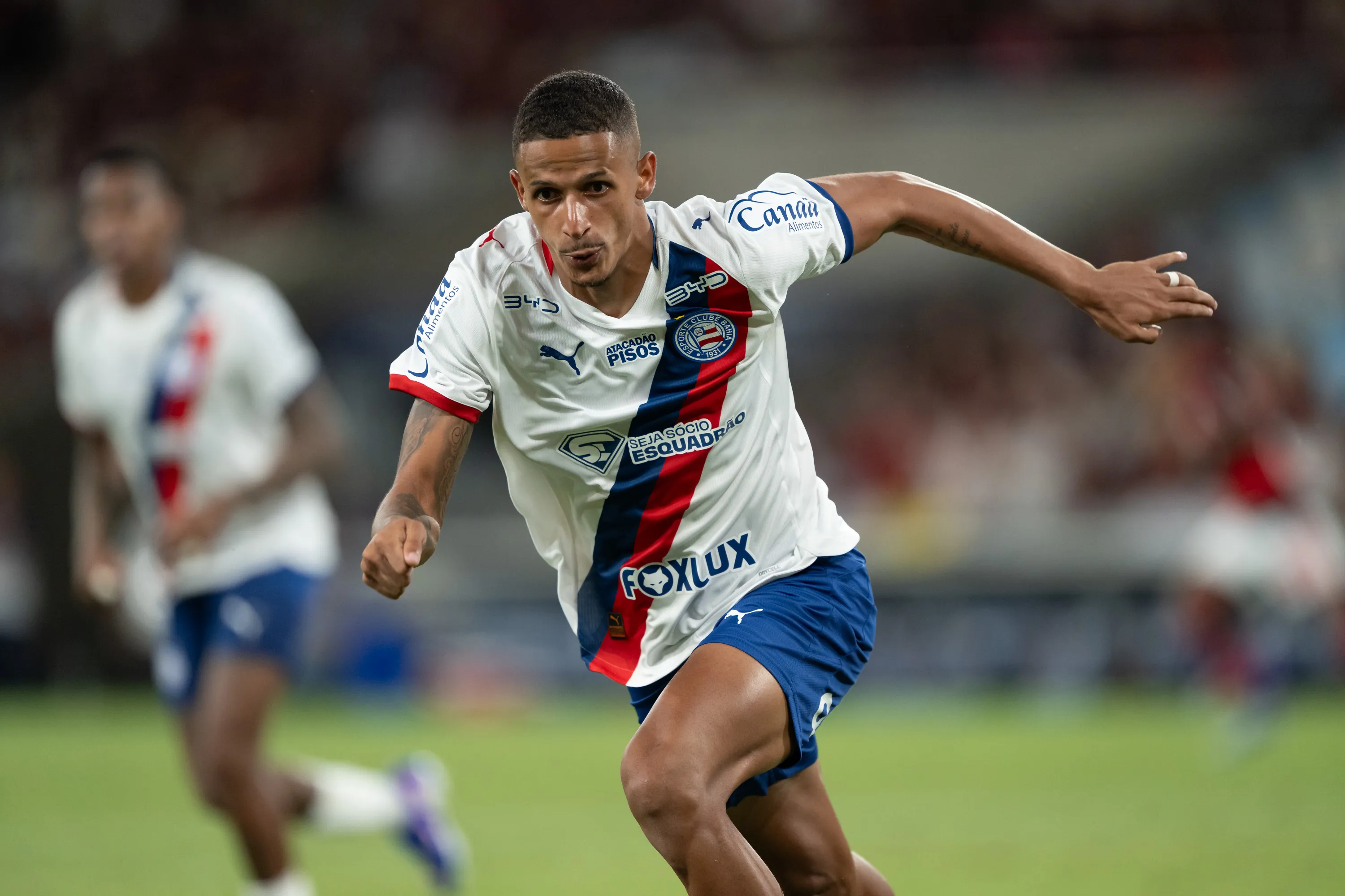 Luciano Juba jogador do Bahia durante partida contra o Flamengo no estadio Maracana pelo campeonato Brasileiro A 2026. Foto: Jorge Rodrigues/AGIF