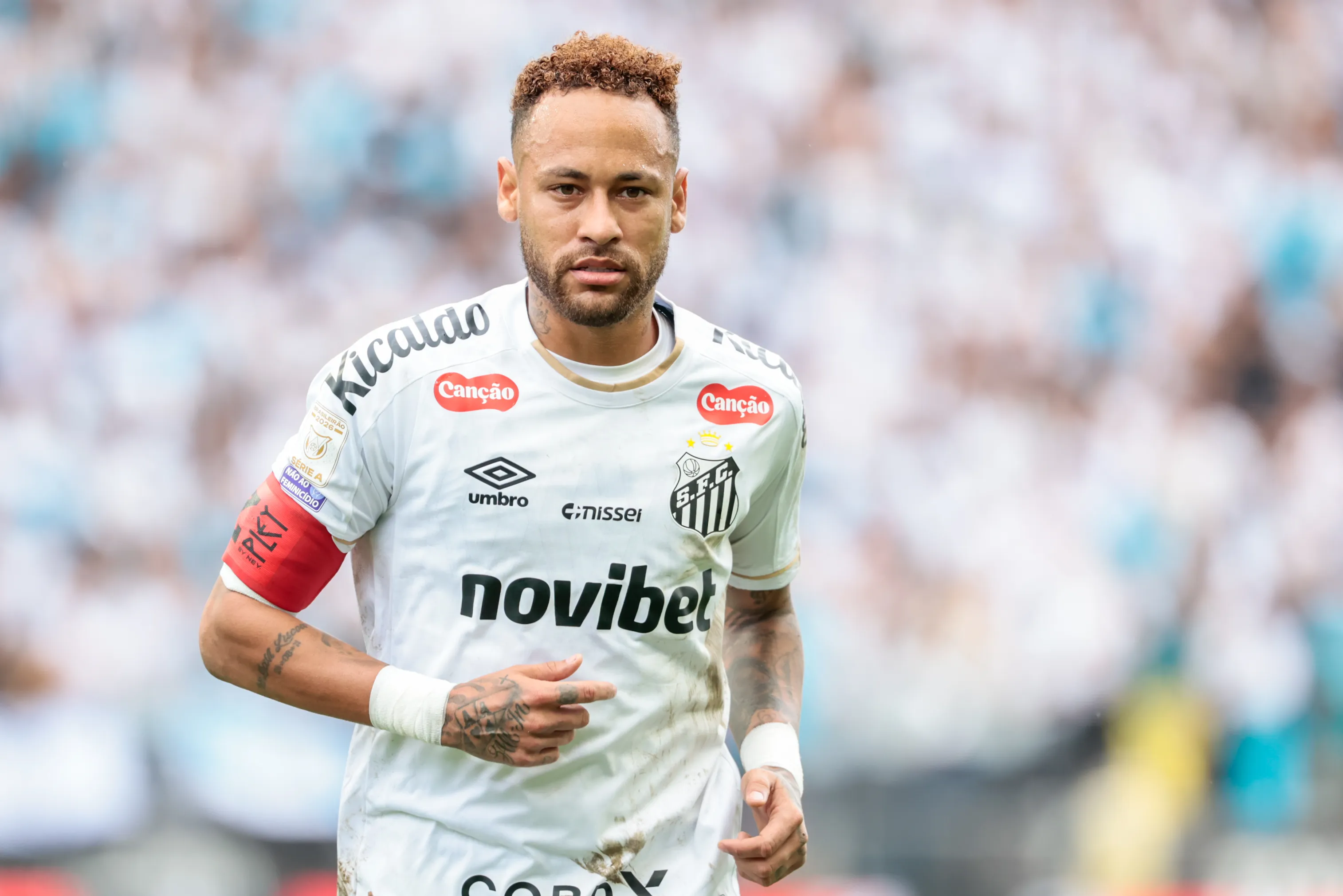 Neymar durante partida contra o Coritiba na Neo Química Arena pelo Campeonato Brasileiro 2026. Foto: Marcello Zambrana/AGIF.