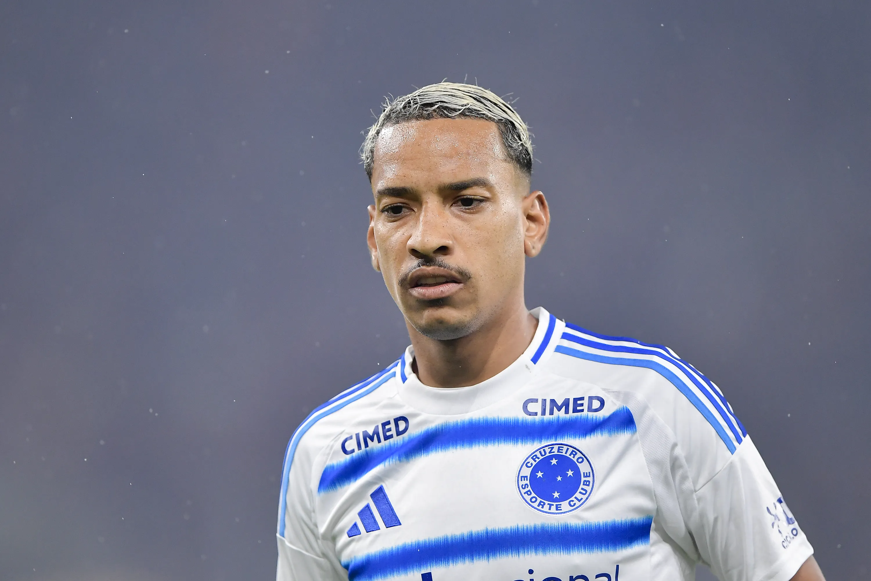 RJ – RIO DE JANEIRO – 11/03/2026 – BRASILEIRO A 2026, FLAMENGO X CRUZEIRO – Matheus Pereira jogador do Cruzeiro durante partida contra o Flamengo no estadio Maracana pelo campeonato Brasileiro A 2026. Foto: Thiago Ribeiro/AGIF