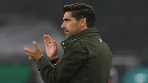 O técnico Abel Ferreira, da SE Palmeiras, em jogo contra a equipe do Botafogo FR, durante partida válida pela vigésima rodada, do Campeonato Brasileiro, Série A, no Esteadio Nilton Santos. (Foto: Cesar Greco/Palmeiras/by Canon)