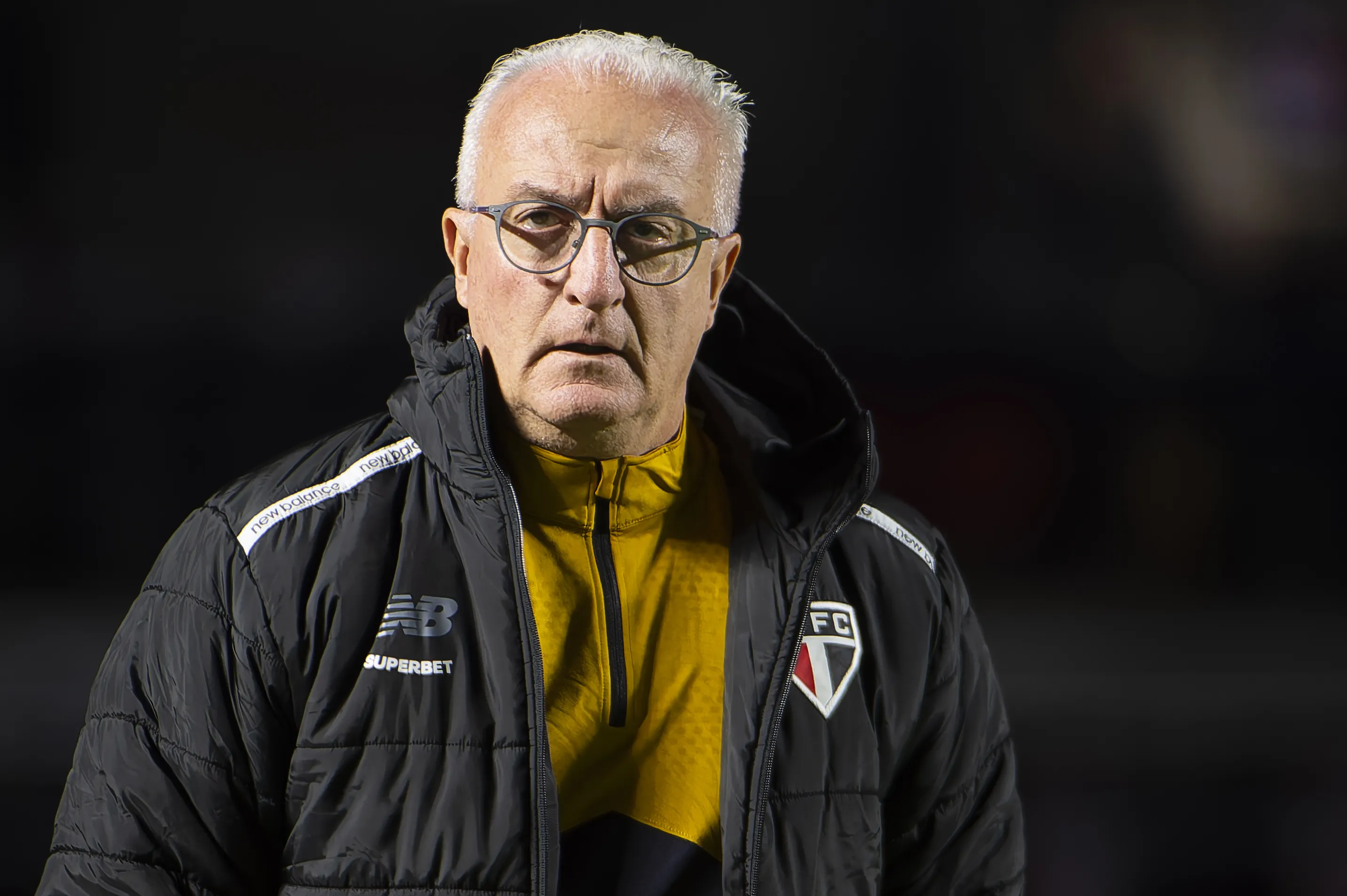 Dorival durante partida contra o Millonarios no Morumbis pela Copa Sul-Americana 2026. Foto: Anderson Romao/AGIF.