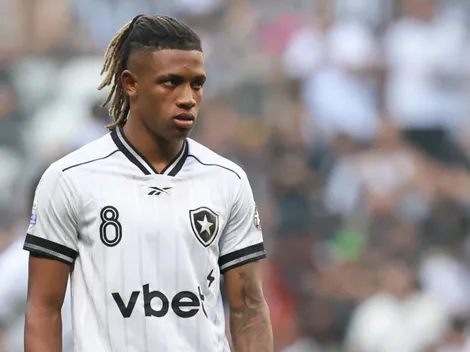 Botafogo atrasa direito de imagem e tem dívida com empresários de Danilo