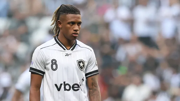 Danilo jogador do Botafogo durante partida contra o Atlético-MG no estádio Arena MRV pelo campeonato Brasileiro A 2026. Foto: Gilson Lobo/AGIF