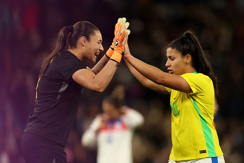 Duda Sampaio durante jogo do Brasil – Foto: Kate McShane/Getty Images