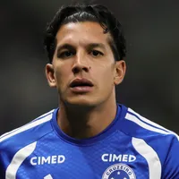 Romero discorda de Paredes em lance polêmico de Boca x Cruzeiro