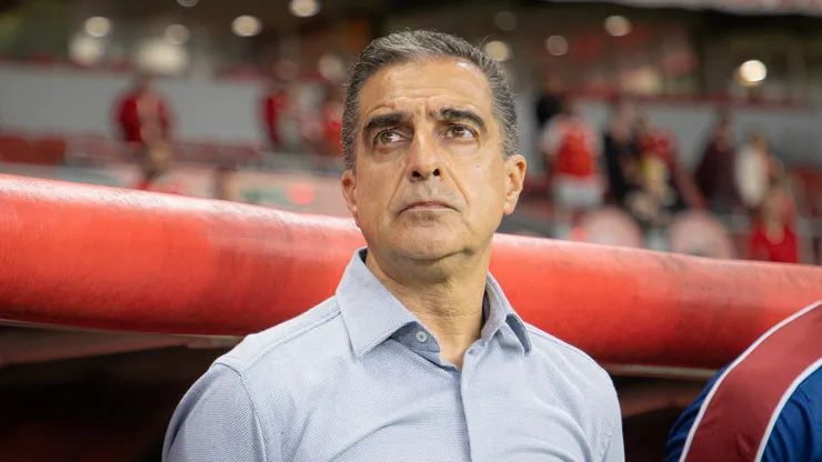 RS - PORTO ALEGRE - 31/08/2025 - BRASILEIRO A 2025, INTERNACIONAL X FORTALEZA - Renato Paiva tecnico do Fortaleza durante partida contra o Internacional no estadio Beira-Rio pelo campeonato Brasileiro A 2025. Foto: Maxi Franzoi/AGIF