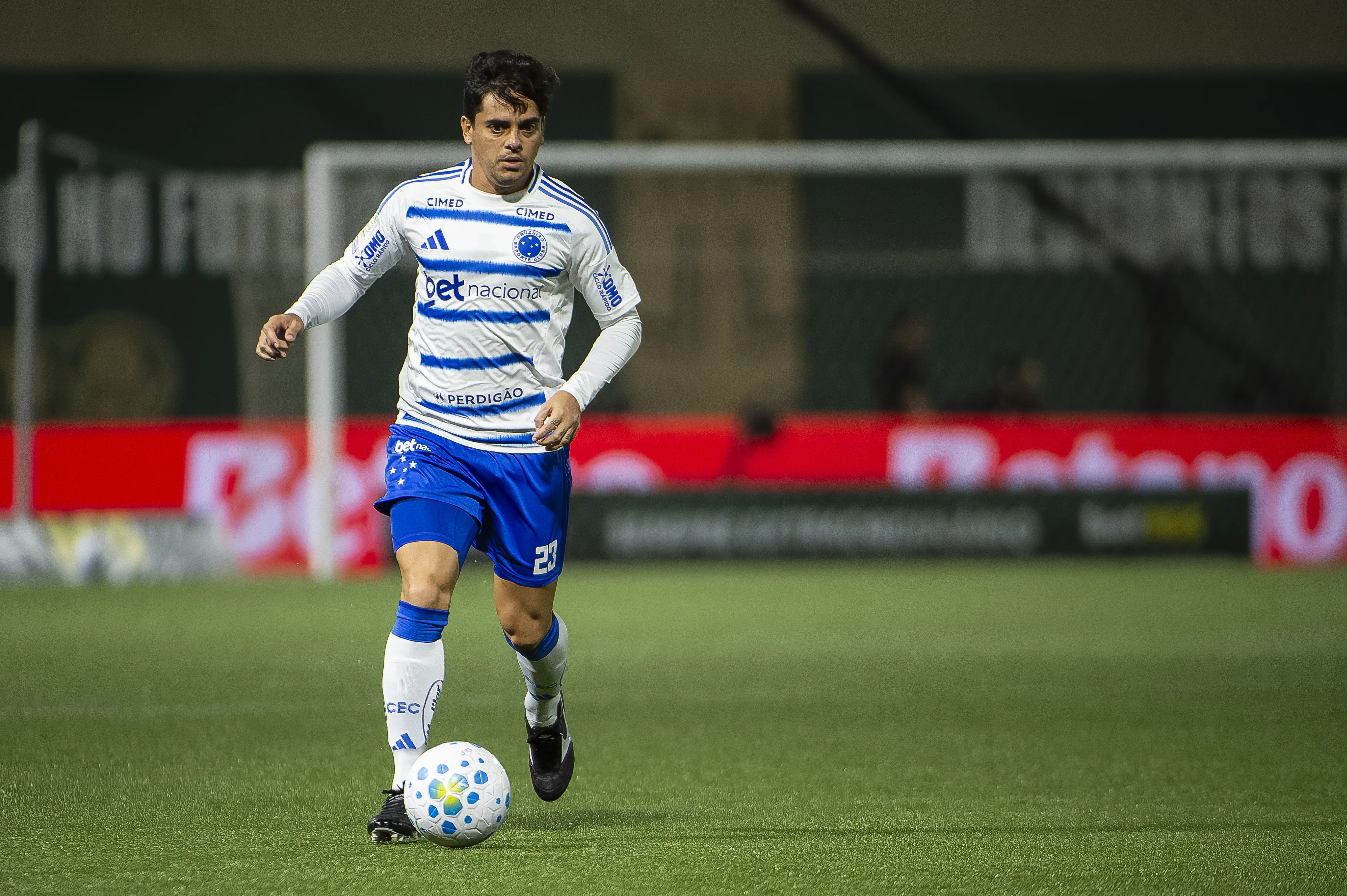 SP – BARUERI – 16/05/2026 – BRASILEIRO A 2026, PALMEIRAS X CRUZEIRO – Fagner jogador do Cruzeiro durante partida contra o Palmeiras no estadio Arena Barueri pelo campeonato Brasileiro A 2026. Foto: Anderson Romao/AGIF