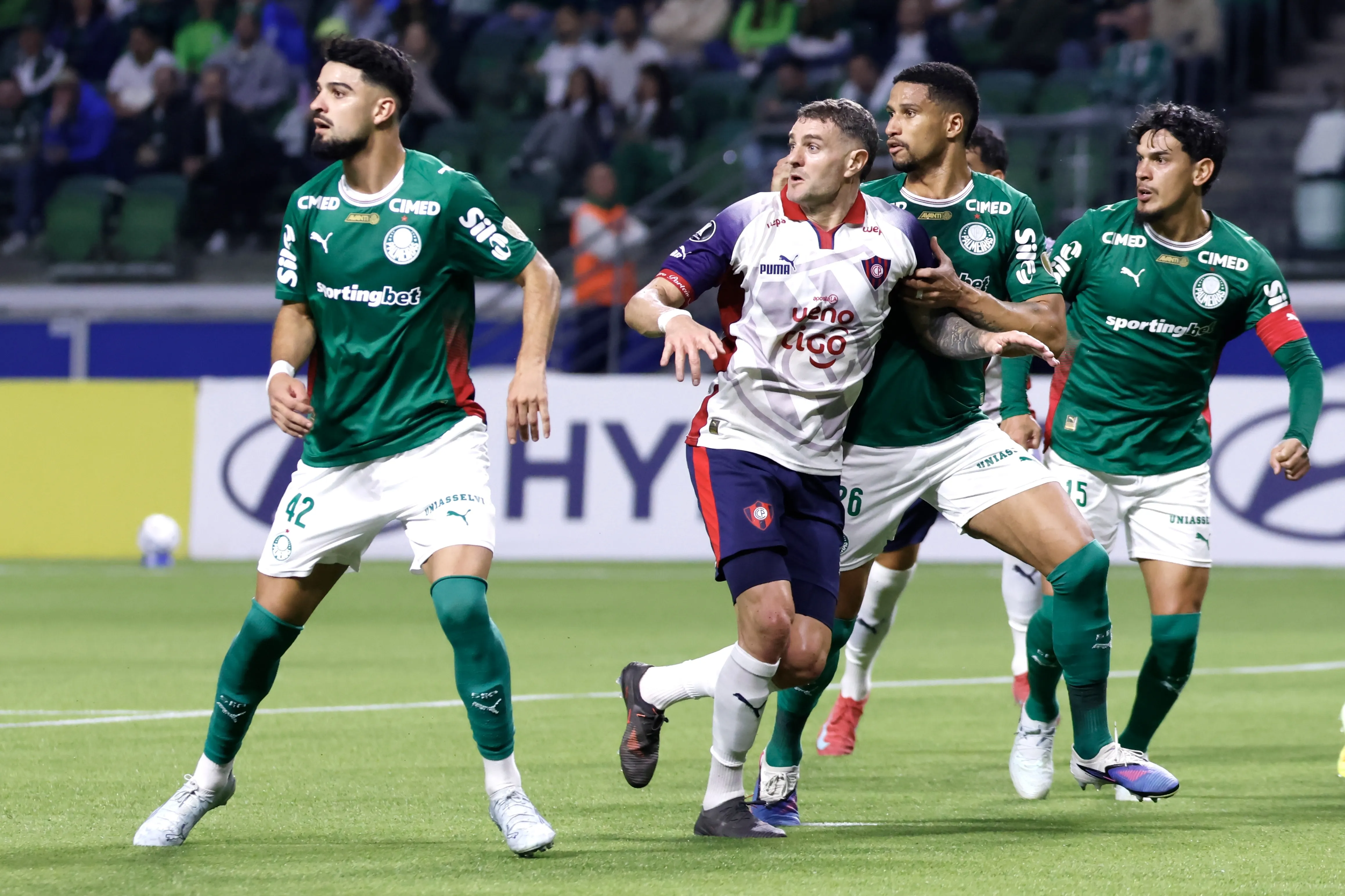 Flaco López durante partida contra o Cerro Porteño no Nubank Arena pela Copa Libertadores 2026. Foto: Marcello Zambrana/AGIF.