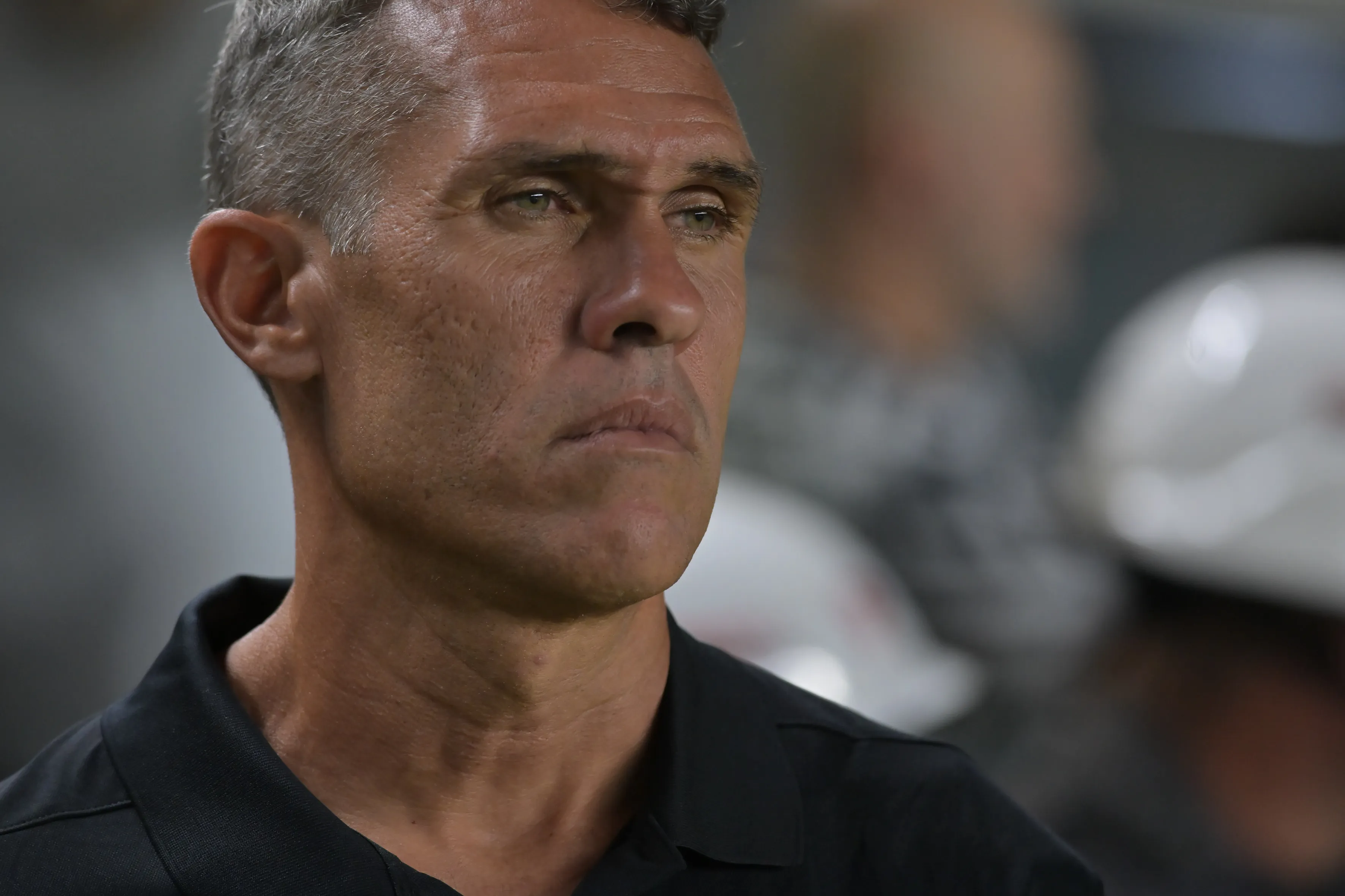 Bruno Lazaroni tecnico do Vasco durante partida contra o Santos no estadio Vila Belmiro pelo campeonato Brasileiro A 2026. Foto: Jota Erre/AGIF