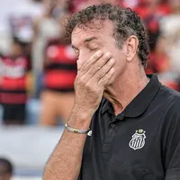 Cuca rebate cobranças após sacar Rollheiser em partida do Santos