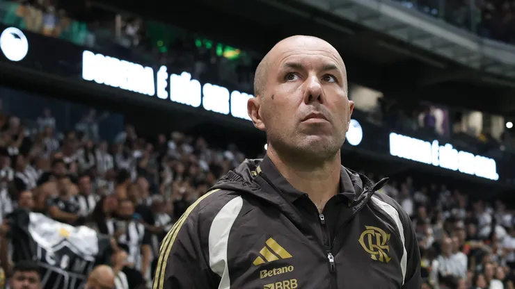 Leonardo Jardim técnico do Flamengo durante partida contra o Atlético-MG no estádio Arena MRV pelo campeonato Brasileiro A 2026. Foto: Gilson Lobo/AGIF