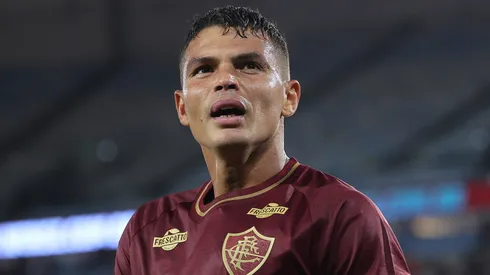 Thiago Silva, do Fluminense, comemora após marcar o gol da vitória de sua equipe durante a partida entre Fluminense e Juventude, válida pelo Brasileirão 2025, no Estádio do Maracanã, em 16 de outubro de 2025, no Rio de Janeiro, Brasil. (Foto de Wagner Meier/Getty Images)