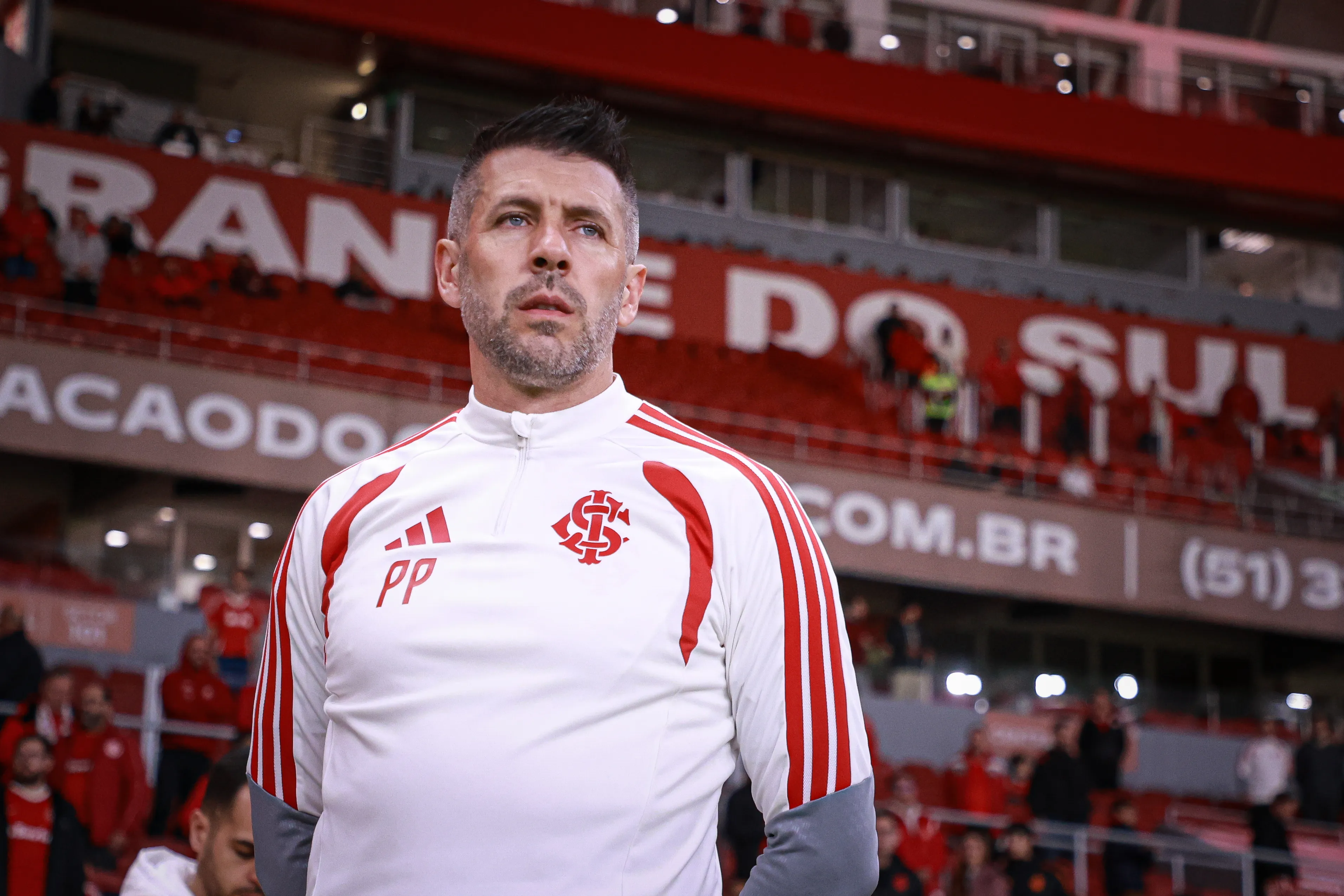 Paulo Pezzolano comandando o Inter – Foto: Maxi Franzoi/AGIF