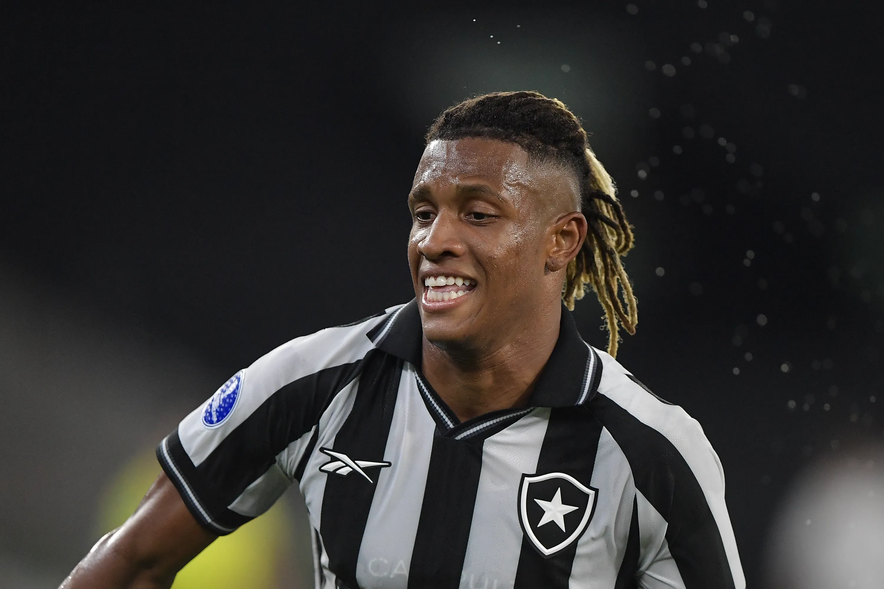 RJ – RIO DE JANEIRO – 06/05/2026 – COPA SUL-AMERICANA 2026, BOTAFOGO X RACING – Danilo jogador do Botafogo durante partida contra o Racing no estadio Engenhao pelo campeonato Copa Sul-Americana 2026. Foto: Thiago Ribeiro/AGIF