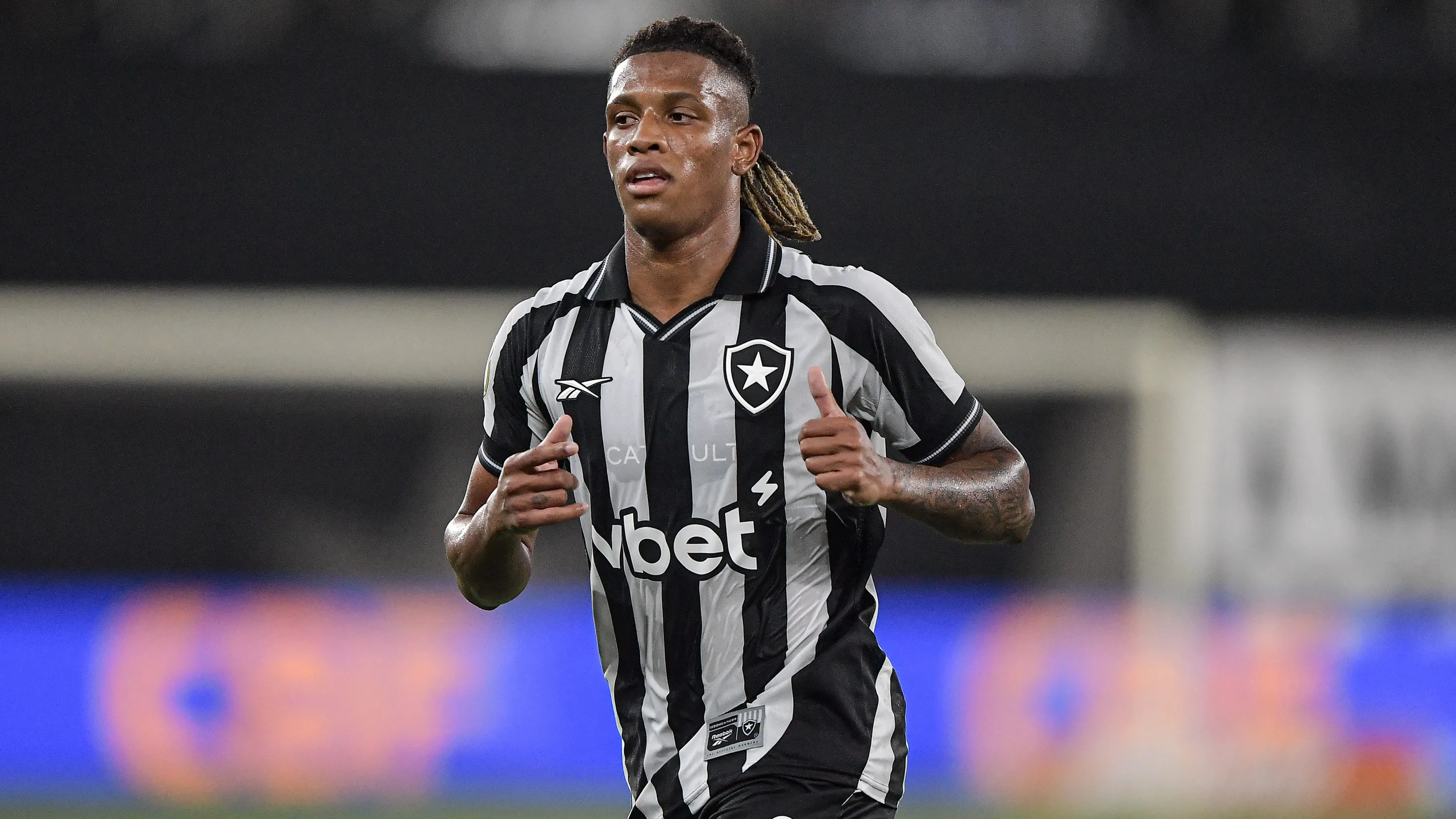 Danilo em partida pelo Botafogo. Foto: Thiago Ribeiro/AGIF