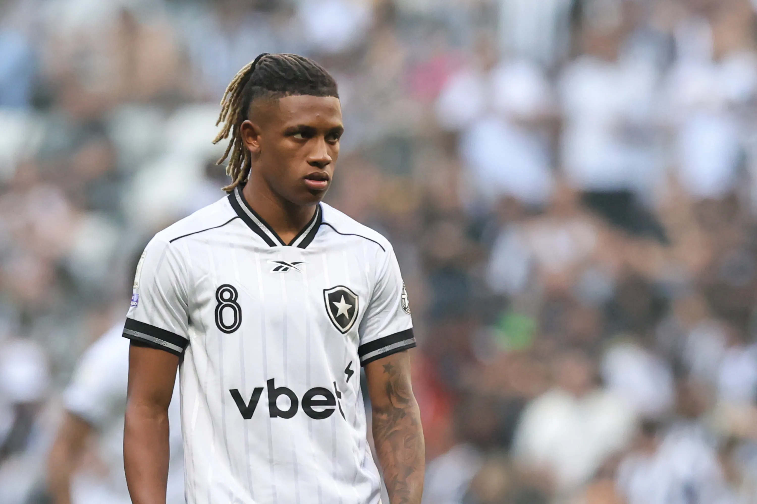 Danilo durante partida contra o Atlético-MG na Arena MRV pelo Campeonato Brasileiro 2026. Foto: Gilson Lobo/AGIF.