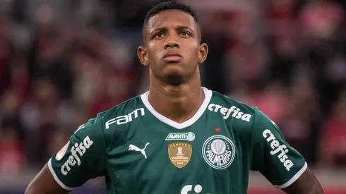 Danilo interessa ao Palmeiras.