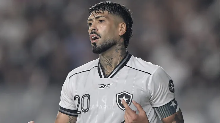 Alexander Barboza durante confronto contra o Vasco no Brasileirão de 2026.