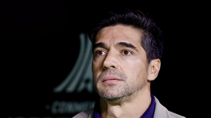 Torcida organizada do Palmeiras pediu a saída de Abel Ferreira.