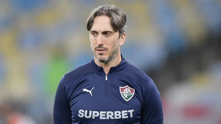 Luis Zubeldia tecnico do Fluminense durante partida contra o Operario no estadio Maracana pelo campeonato Copa Do Brasil 2026. Foto: Thiago Ribeiro/AGIF