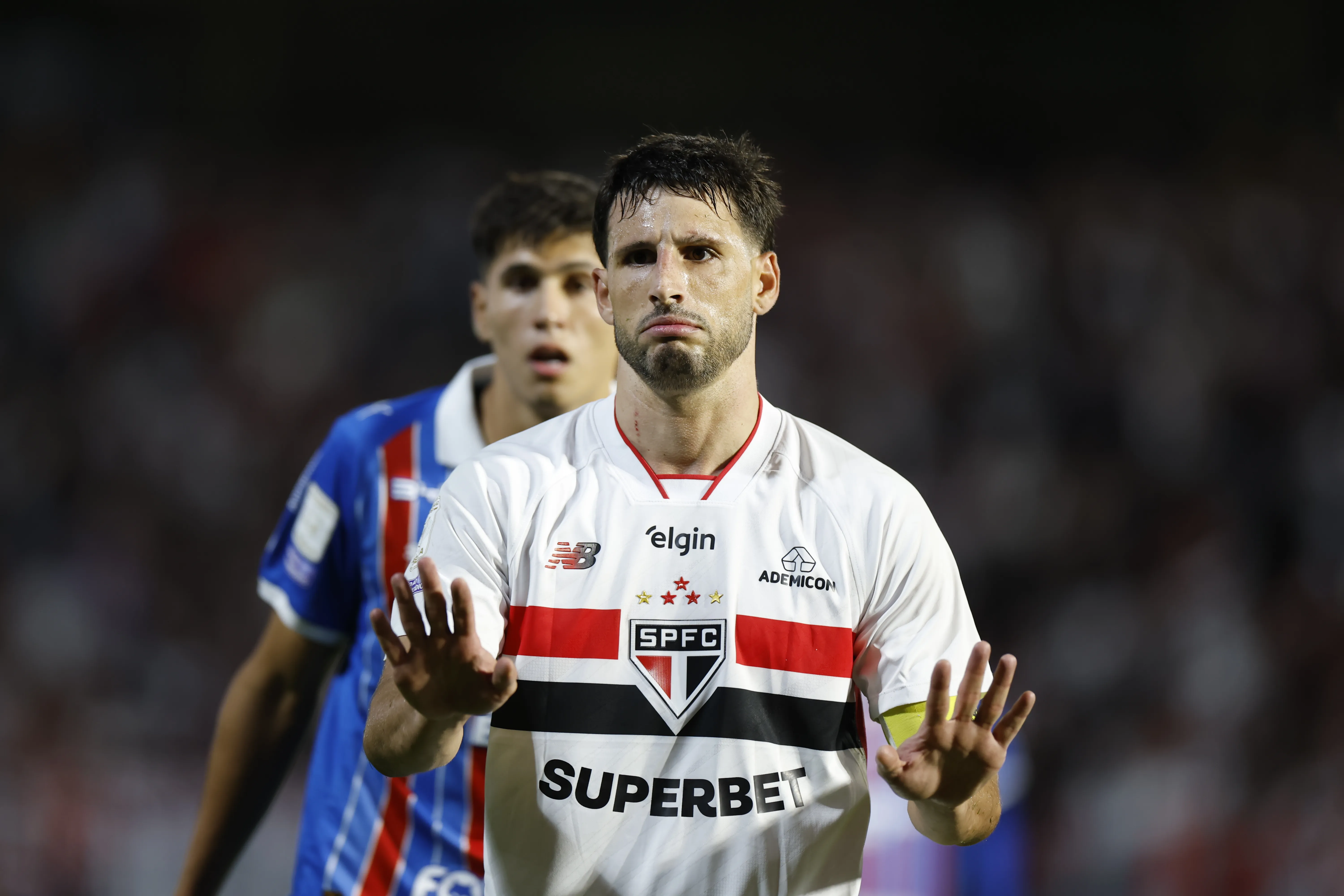 Calleri jogador do Sao Paulo durante partida contra o Bahia no estadio Cicero De Souza Marques pelo campeonato Brasileiro A 2026. Foto: Marcello Zambrana/AGIF