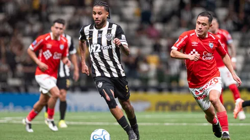 Alexsander jogador do Atletico durante partida contra o Cienciano no estadio Arena MRV pelo campeonato Copa Sul-Americana 2026. Foto: Alessandra Torres/AGIF