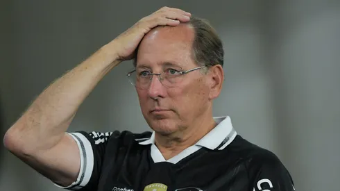 John Textor CEO do Botafogo durante partida contra o Corinthians no estadio Engenhao pelo campeonato Brasileiro A 2025. Foto: Thiago Ribeiro/AGIF