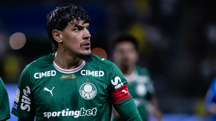 Gustavo Gómez jogador do Palmeiras durante partida contra o Santos no estádio Arena Allianz Parque pelo campeonato Brasileiro A 2026. Foto: Ettore Chiereguini/AGIF
