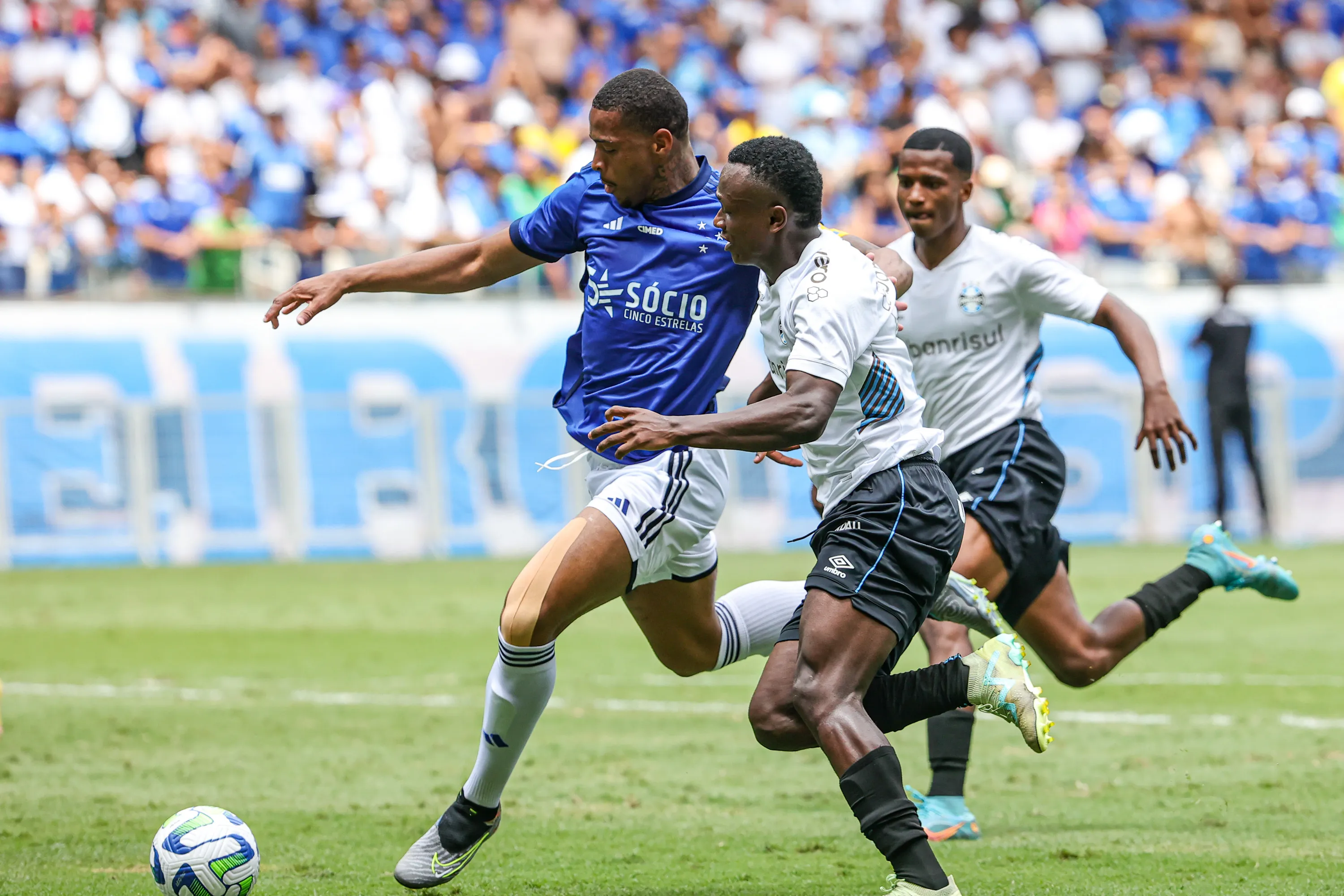 Pedrao jogador do Cruzeiro durante partida contra o Gremio no estadio Mineirao pelo campeonato Copa Do Brasil Sub-2020 2023. Foto: Gilson Lobo/AGIF