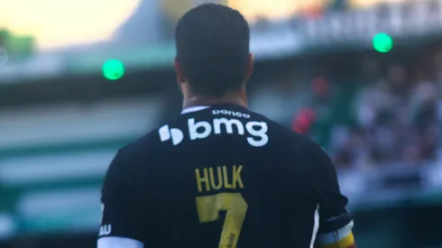Hulk jogador do Atletico-MG durante partida contra o Coritiba no estadio Couto Pereira pelo campeonato Brasileiro A 2026. Foto: Gabriel Machado/AGIF