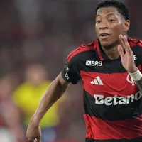 Plata será opção no banco para Flamengo x Palmeiras