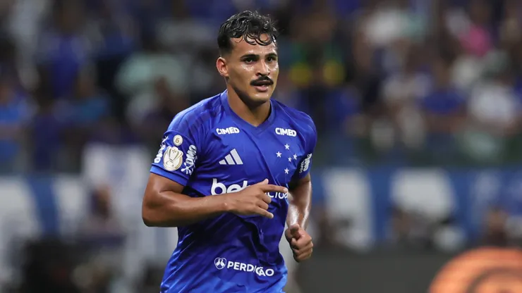 Kaiki Bruno jogador do Cruzeiro durante partida contra o Goiás no estádio Mineirão pelo campeonato Copa Do Brasil 2026. Foto: Gilson Lobo/AGIF