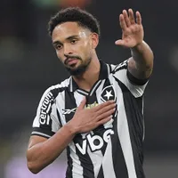 Vitinho descarta rescisão no Botafogo após interesse de rivais