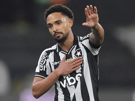Vitinho descarta rescisão no Botafogo após interesse de rivais