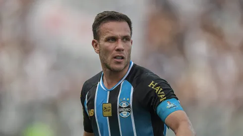 Arthur está de volta no Grêmio.