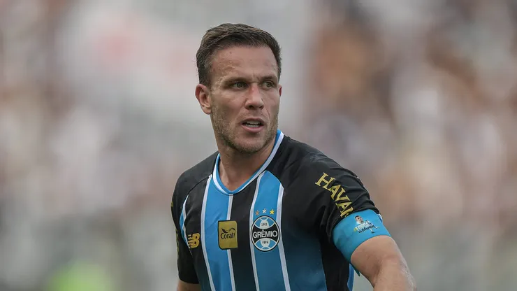 Arthur está de volta no Grêmio.