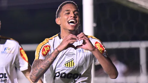 Zagueiro Dantas entra no radar do Vasco