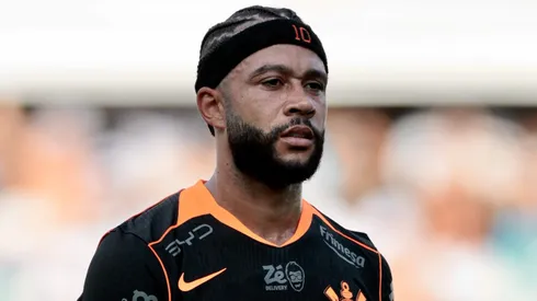 Memphis Depay jogador do Corinthians durante partida contra o Santos no estadio Vila Belmiro pelo campeonato Brasileiro A 2026. Foto: Marcello Zambrana/AGIF