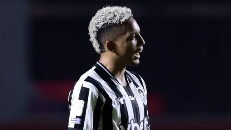 Barrera jogador do Botafogo comemora seu gol durante partida contra o Sao Paulo no estadio Morumbi pelo campeonato Brasileiro A 2026. Foto: Marcello Zambrana/AGIF