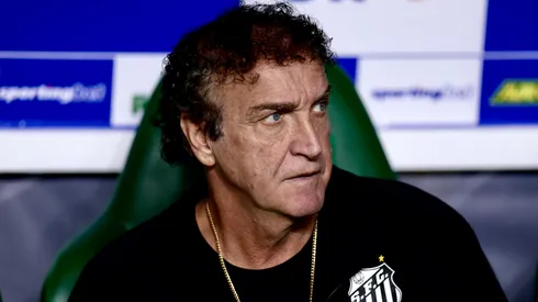 Cuca técnico do Santos durante partida contra o Palmeiras no estádio Arena Allianz Parque pelo campeonato Brasileiro A 2026. Foto: Marcello Zambrana/AGIF