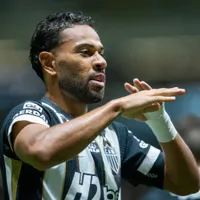 Renan Lodi tenta carregar Atlético-MG, mas Corinthians leva a melhor