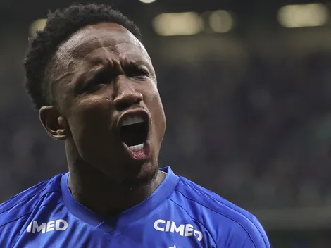 Sinisterra desencanta no Cruzeiro e manda recado