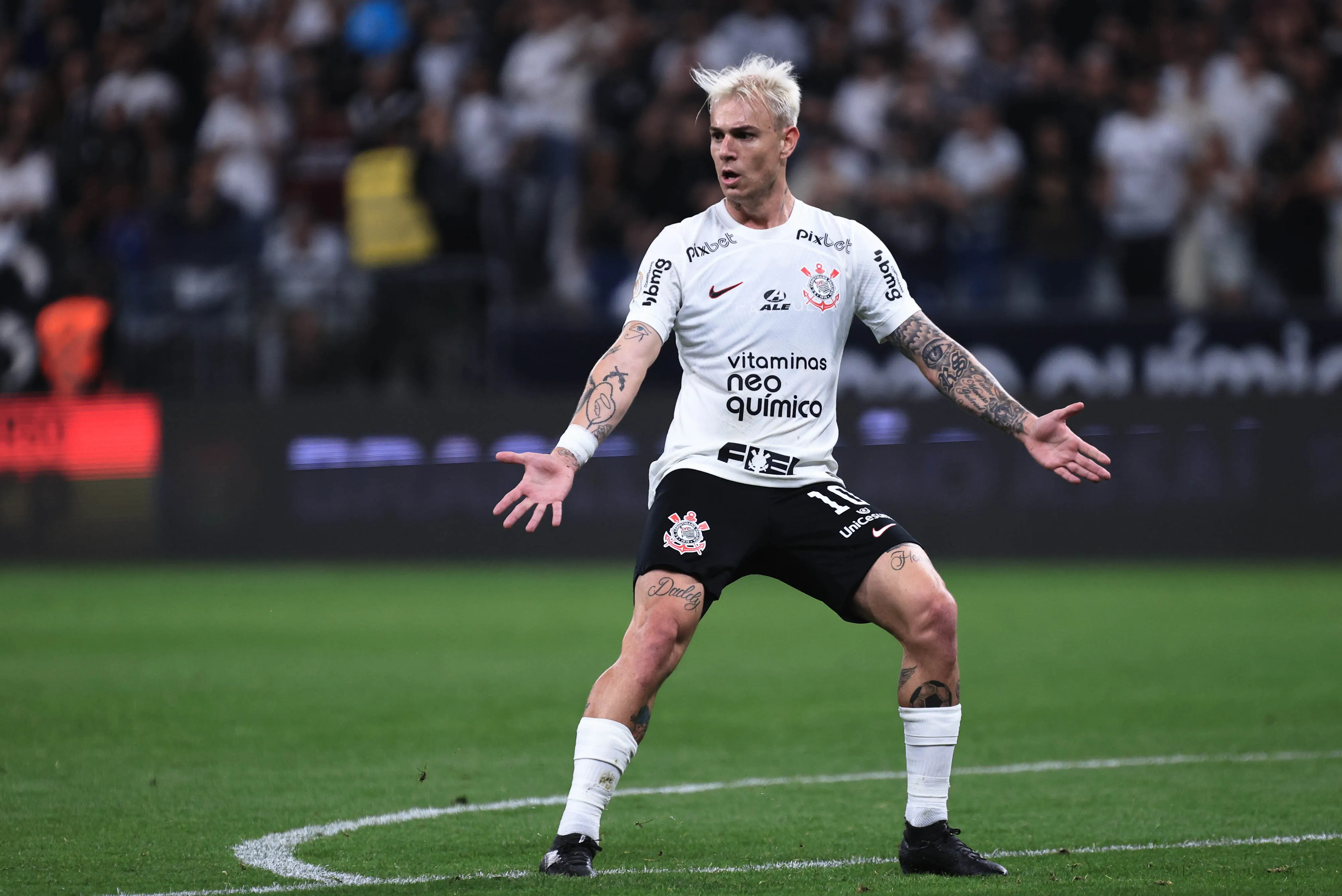 SP – SAO PAULO – 10/06/2023 – BRASILEIRO A 2023, CORINTHIANS X CUIABA – Roger Guedes jogador do Corinthians lamenta chance perdida durante partida contra o Cuiaba no estadio Arena Corinthians pelo campeonato BRASILEIRO A 2023. Foto: Ettore Chiereguini/AGIF