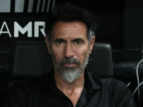 Eduardo Domínguez explica sumiço de Iván Román no Atlético-MG