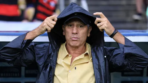 Renato Gaúcho, técnico do Vasco da Gama, reage antes da partida do Brasileirão 2026 entre Flamengo e Vasco da Gama, no Estádio do Maracanã, em 3 de maio de 2026, no Rio de Janeiro, Brasil. (Foto de Buda Mendes/Getty Images)